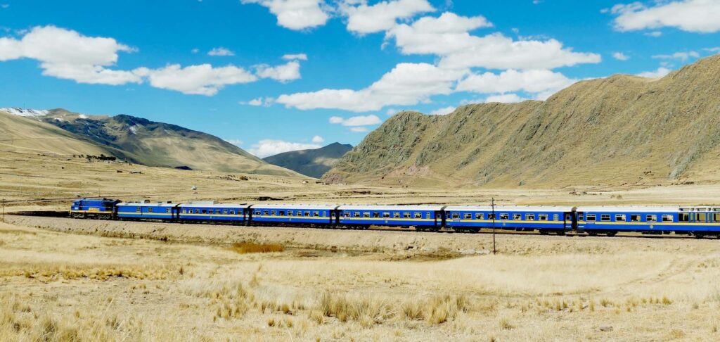 Is the 'Titicaca Train' the best way to get to/from Cusco & Puno?